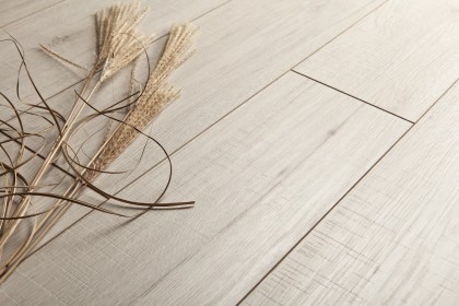 kaindl fresho hickory fehér laminált padló