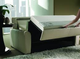 parketta gyilkos kanapé