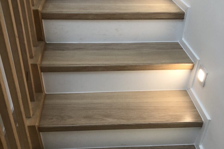 quick step laminált padló lépcsőre