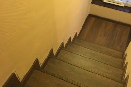 Laminált padló járólapos lépcsőre